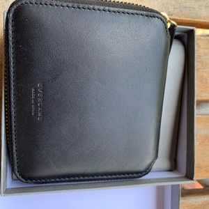 Everlane square zip wallet - black